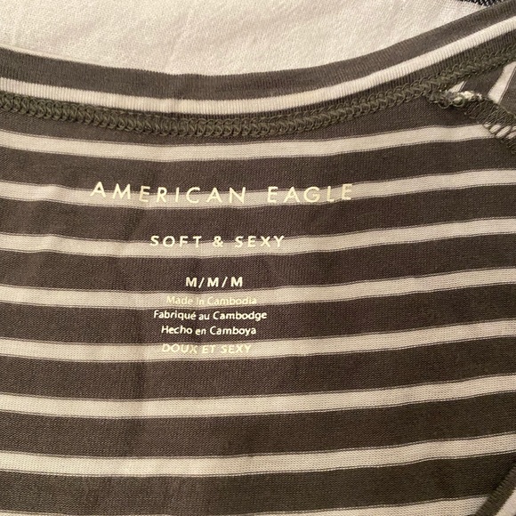 Bundle of 4 American Eagle Staple T shirts - Picture 3 of 8